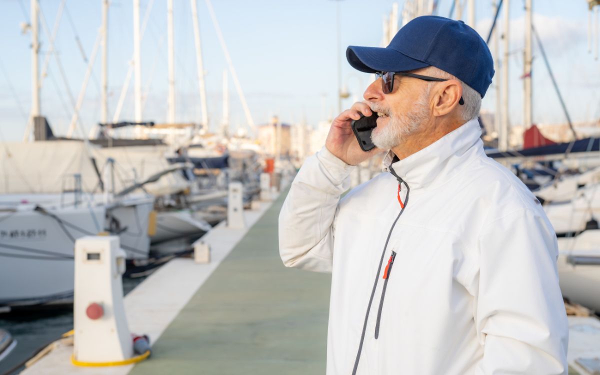Cómo gestionar tus mensajes y contactos en BoatYachtBoat